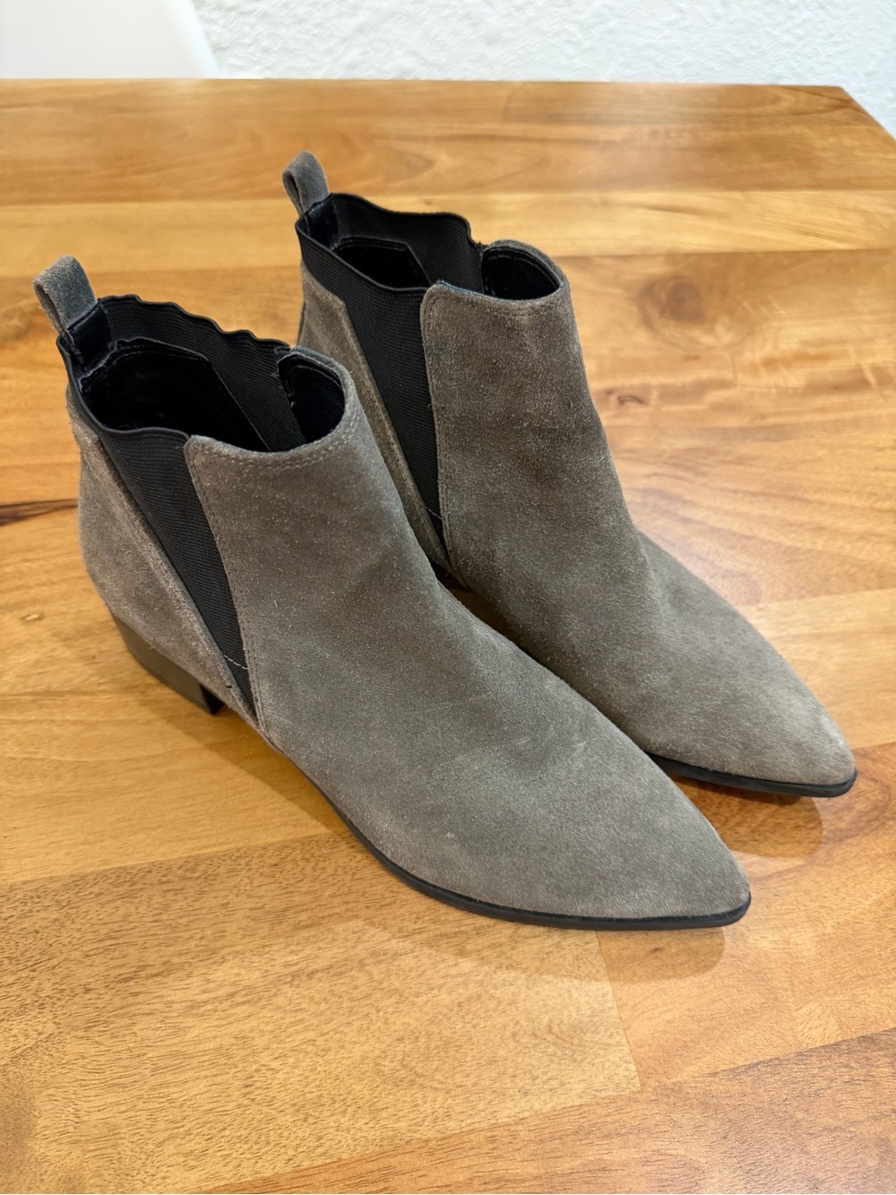 Marc Fisher Gray Suede Leather Pointed Chelsea Ankle Boots Women’s Size 7.5